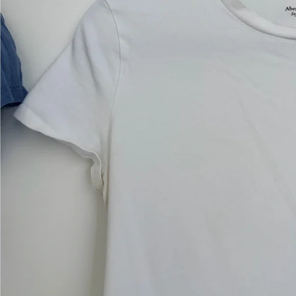 Abercrombie & Fitch White Short-Sleeve Baby Tee - Picture 4 of 5